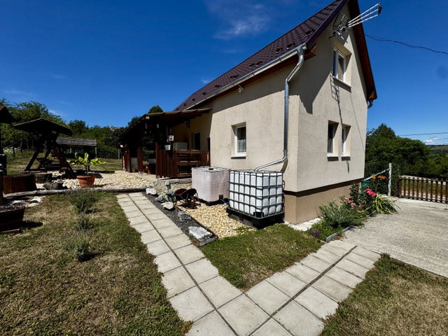 Eladó nyaraló, Varbón 18.7 M Ft, 2 szobás / költözzbe.hu