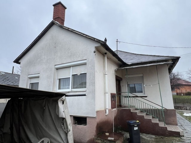 Eladó családi ház, Bakonycsernyén 48 M Ft, 3 szobás