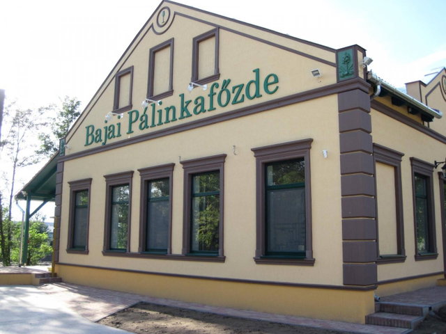 Eladó üzlethelyiség, Baján 170 M Ft / költözzbe.hu
