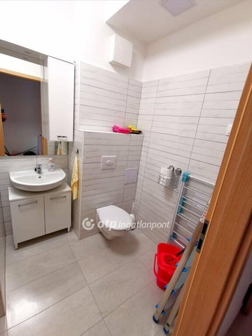 Kiadó téglalakás, albérlet, Debrecenben 250 E Ft / hó
