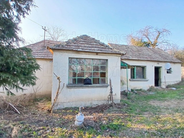 Eladó családi ház, Bakonyszentlászlón 10 M Ft, 2 szobás