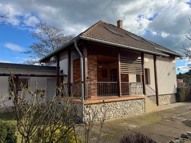 Eladó családi ház, Balatonfűzfőn 125 M Ft, 4 szobás