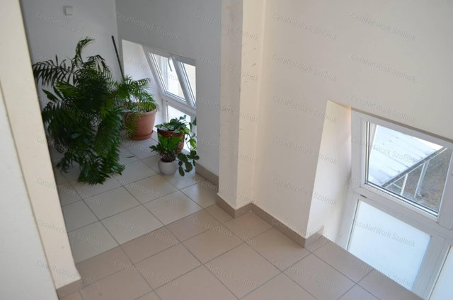 Eladó iroda, Szolnokon 16 M Ft, 3 szobás / költözzbe.hu