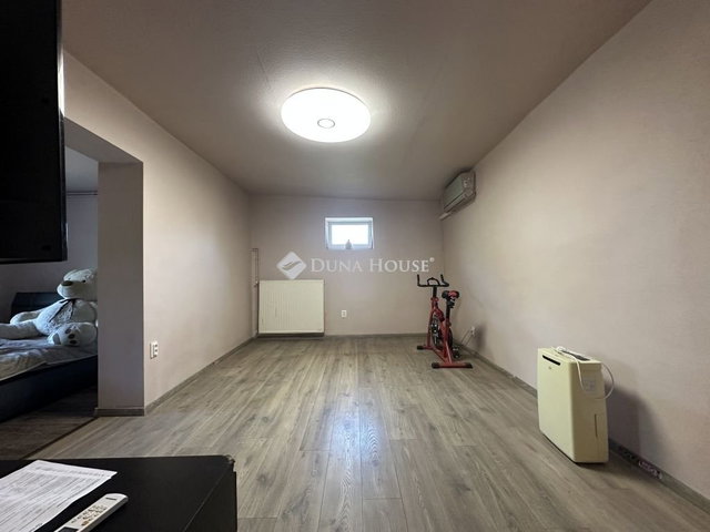 Eladó családi ház, Monoron 34.9 M Ft, 2 szobás