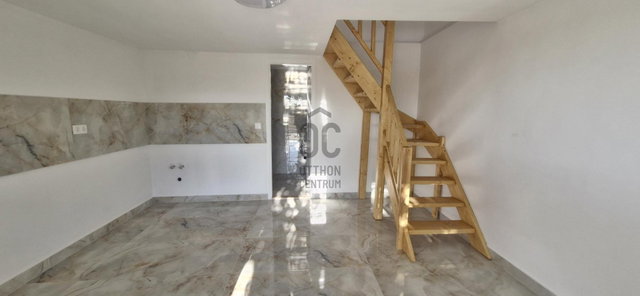 Eladó családi ház, Monoron 38.5 M Ft, 2 szobás