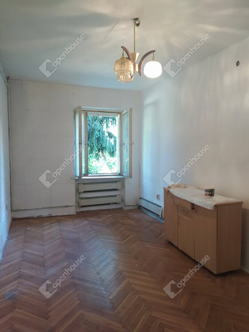Eladó téglalakás, Komáromban 26 M Ft, 2 szobás