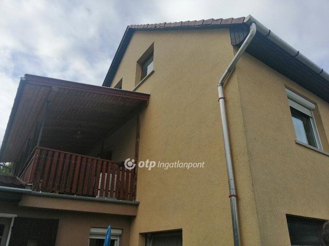 Eladó ikerház, Pilisvörösváron 98 M Ft, 3 szobás