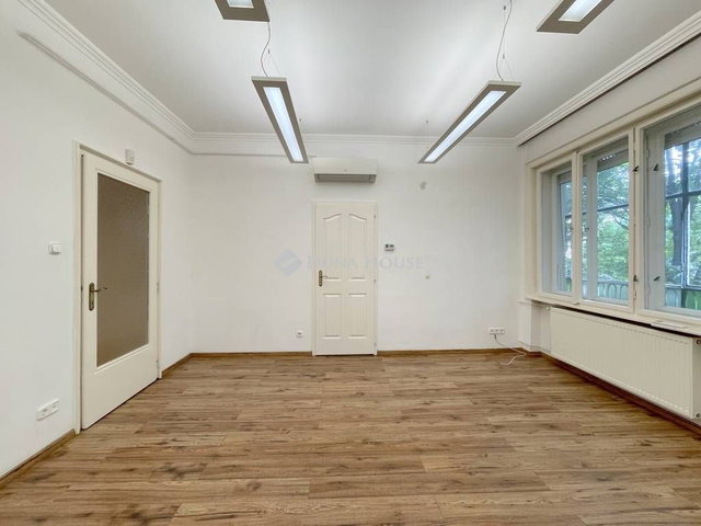 Eladó téglalakás, Budapesten, XI. kerületben, Hegyalja úton