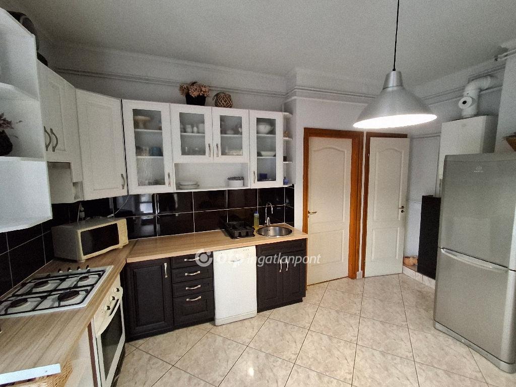 3 bed · 83m² · 68.900.000 ft