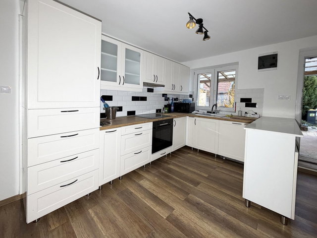 Eladó családi ház, Budaörsön 80 M Ft, 3+1 szobás