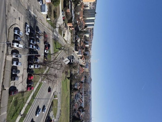 Eladó panellakás, Pécsett 39.9 M Ft, 2 szobás