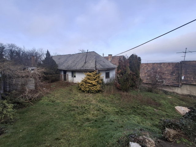 Eladó családi ház, Dorogon 23.5 M Ft, 3 szobás