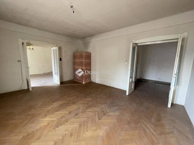 Eladó családi ház, Izsákon 22.5 M Ft, 3 szobás