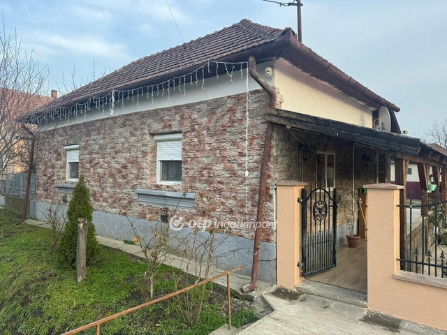 Eladó családi ház, Egyeken 28 M Ft, 4 szobás