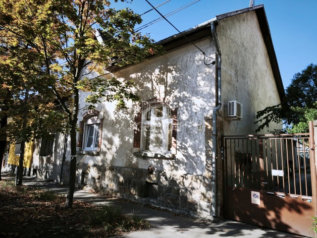 Eladó téglalakás, Budapesten, XV. kerületben 52.5 M Ft, 1 szobás