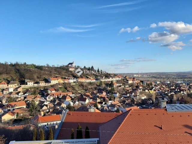 Eladó téglalakás, Pécsett 49 M Ft, 1 szobás