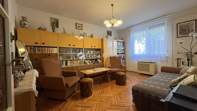 Eladó téglalakás, Kecskeméten 39.9 M Ft, 2 szobás