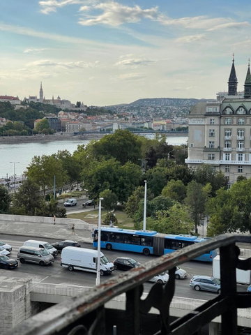 Kiadó téglalakás, albérlet, V. kerületben, Március 15. téren