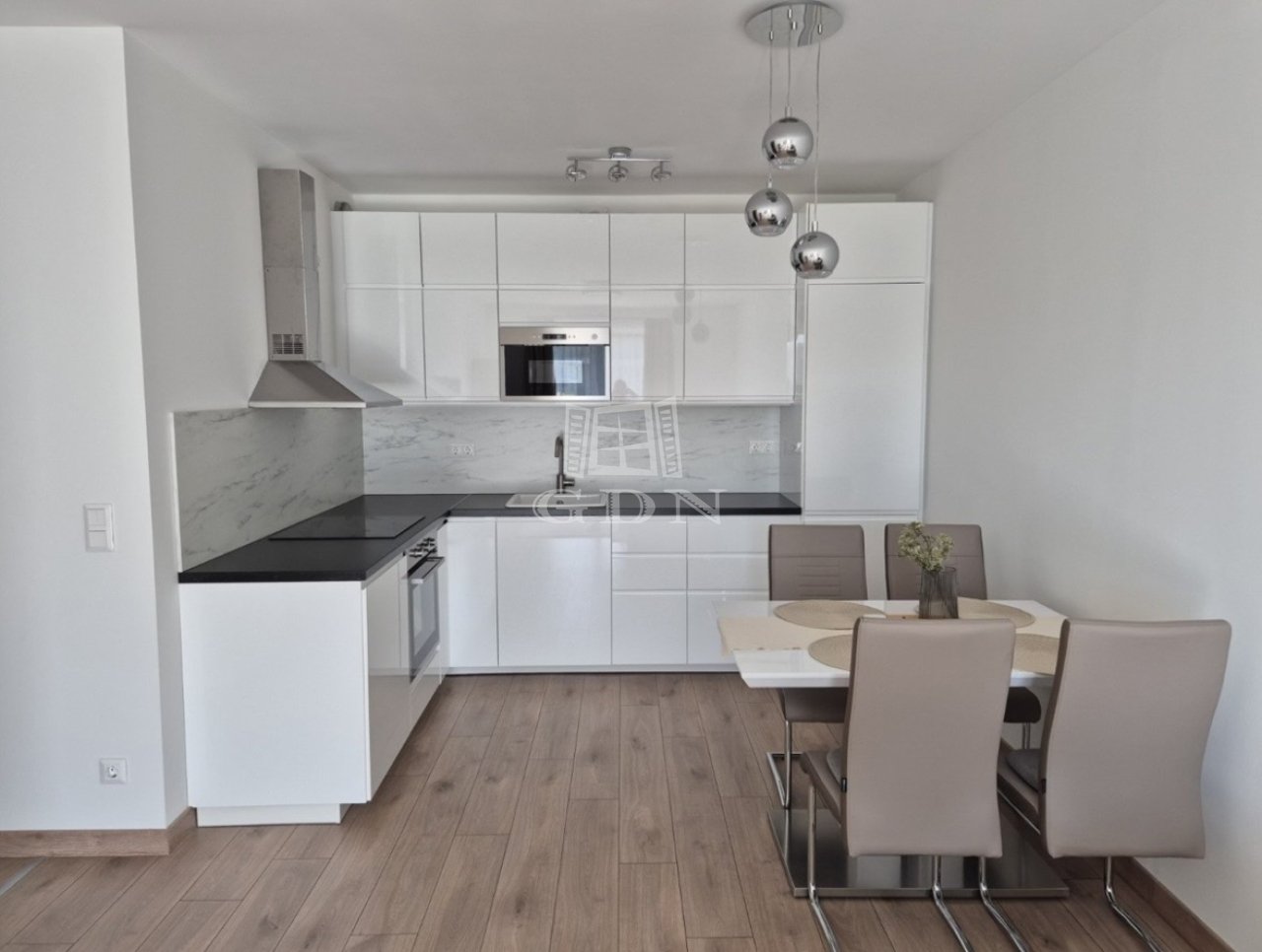 3 bed · 72m² · 155.000.000 ft