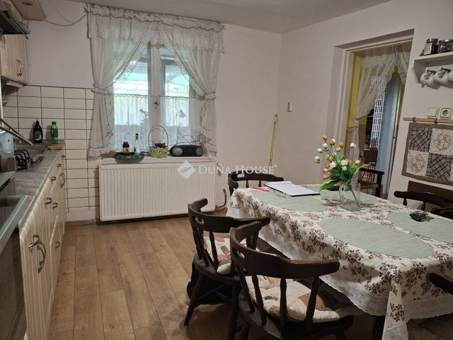 Eladó családi ház, Füzesgyarmaton 21 M Ft, 3 szobás