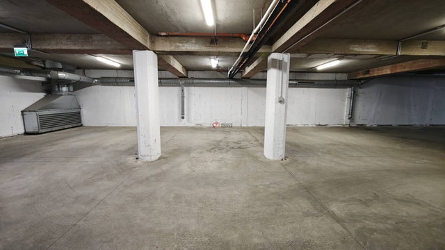 Eladó garázs, Szegeden, Attila utcában 7.5 M Ft