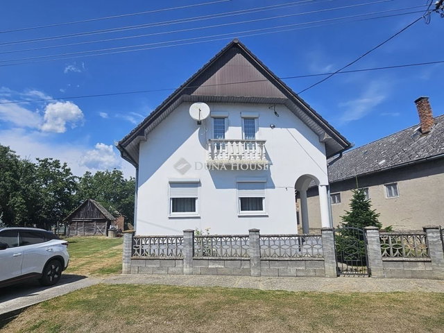 Eladó családi ház, Felsőszentmártonon 44.9 M Ft, 5 szobás