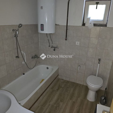 Eladó családi ház, Lajosmizsén 29.99 M Ft, 2 szobás