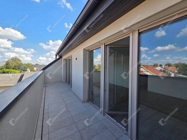 Eladó téglalakás, Székesfehérvárott 97.2 M Ft, 3 szobás