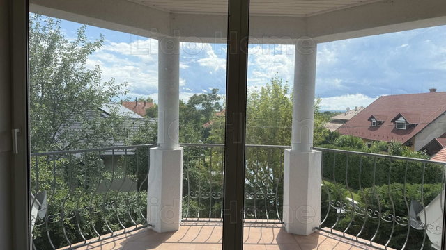 Eladó családi ház, Gyenesdiáson 125 M Ft, 7 szobás