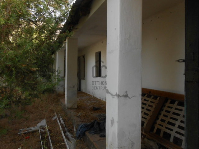 Eladó családi ház, Pakson 15 M Ft, 5 szobás