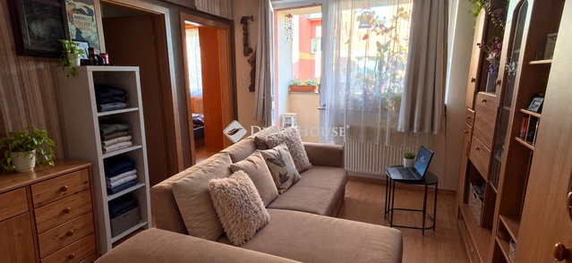 Eladó téglalakás, Szigetszentmiklóson 50.001 M Ft, 2 szobás