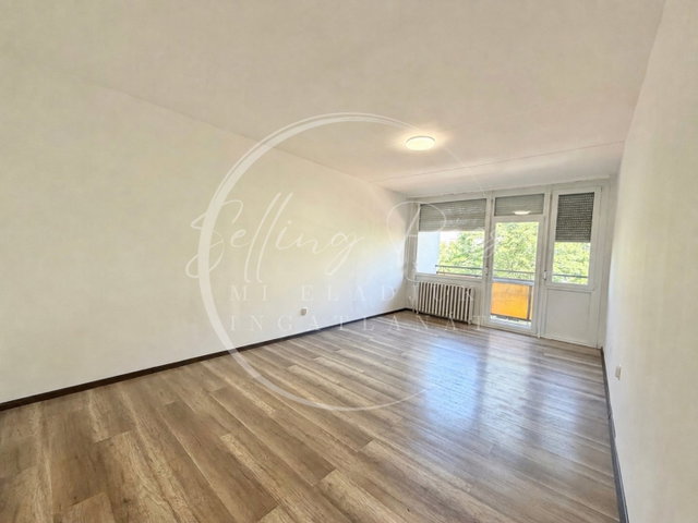 Eladó panellakás, Pécsett, Esztergályos János utcában 43.8 M Ft