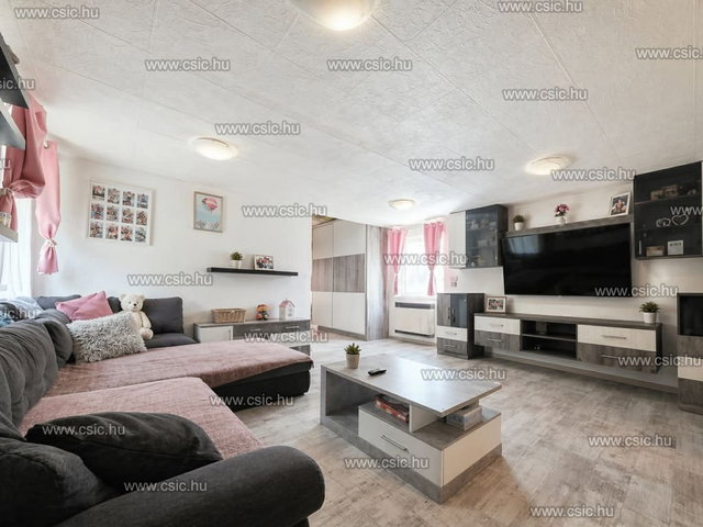 Eladó családi ház, Szigetmonostorban 59.9 M Ft, 3 szobás