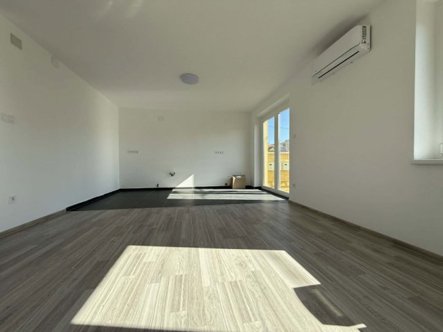 Eladó sorház, Szolnokon 75 M Ft, 4 szobás / költözzbe.hu