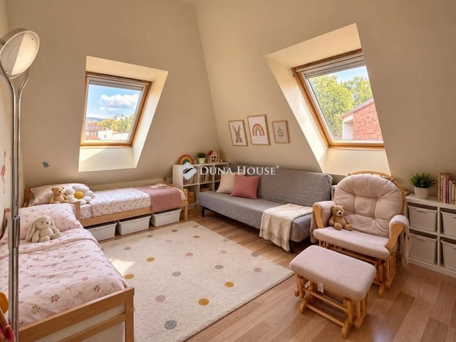Eladó téglalakás, Pécsett 79.99 M Ft, 3 szobás