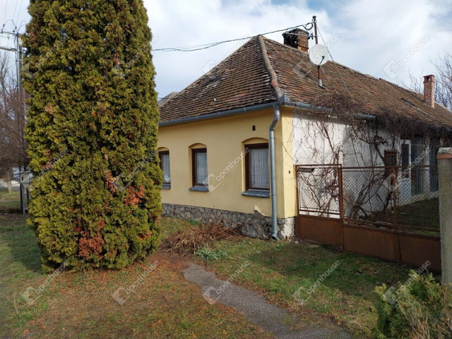 Eladó családi ház, Acsádon 17 M Ft, 2 szobás