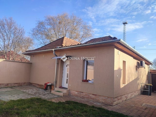 Eladó családi ház, Kecskeméten 69.8 M Ft, 2 szobás