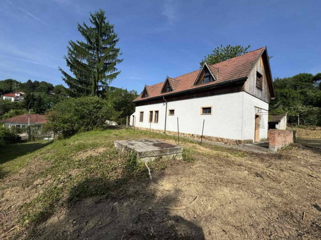 Eladó családi ház, Solymáron 129.9 M Ft, 4+1 szobás
