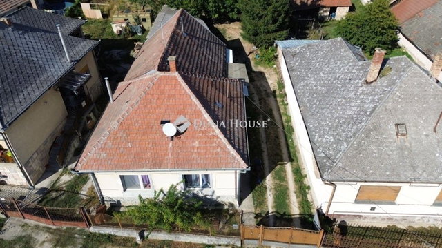 Eladó családi ház, Valkón 45 M Ft, 3 szobás