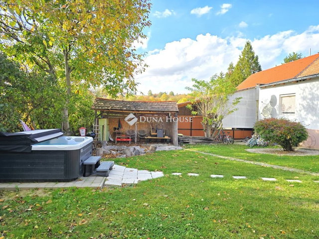 Eladó családi ház, Orfűn 119.5 M Ft, 8 szobás