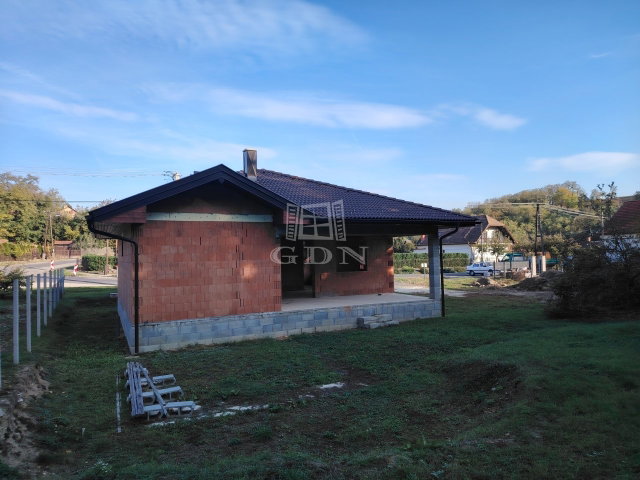 Eladó családi ház, Sárhidán 42.5 M Ft, 2 szobás