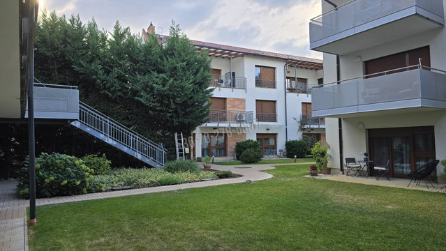 Kiadó téglalakás, albérlet, Pécsett, Munkácsy Mihály utcában