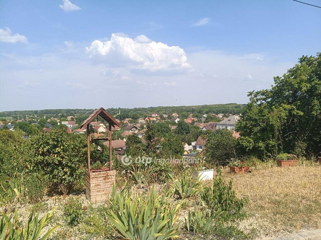 Eladó családi ház, Érden 109 M Ft, 4+1 szobás