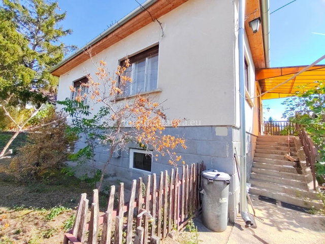 Eladó családi ház, Dunakeszin 119 M Ft, 3 szobás