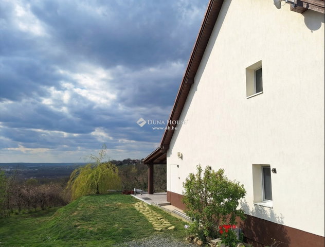 Eladó családi ház, Zalaegerszegen 89.9 M Ft, 5 szobás