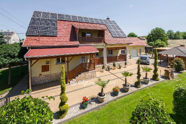 Eladó családi ház, Szegeden 179 M Ft, 5 szobás