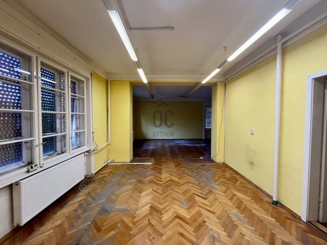 Eladó családi ház, Solton 28 M Ft, 5 szobás