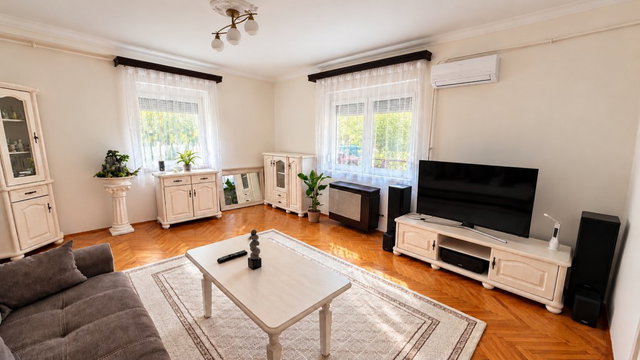 Eladó családi ház, Szirmabesenyőn 69.9 M Ft, 4 szobás