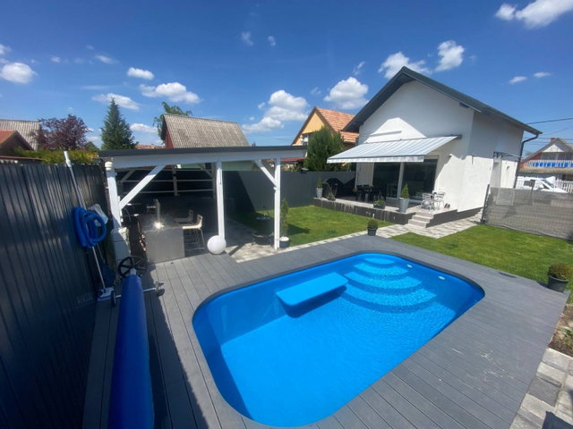 Eladó családi ház, Tóalmáson, Strand utcában 75 M Ft, 2 szobás