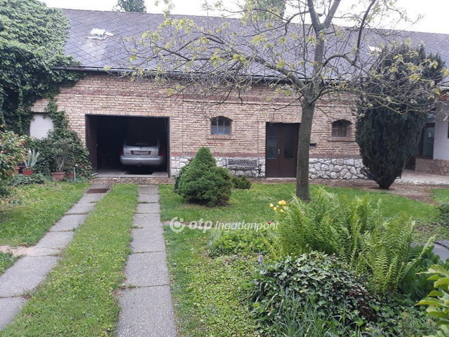 Eladó családi ház, Pogányon 95 M Ft, 5 szobás